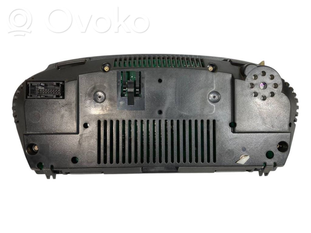 Speedometer (in the instrument panel)