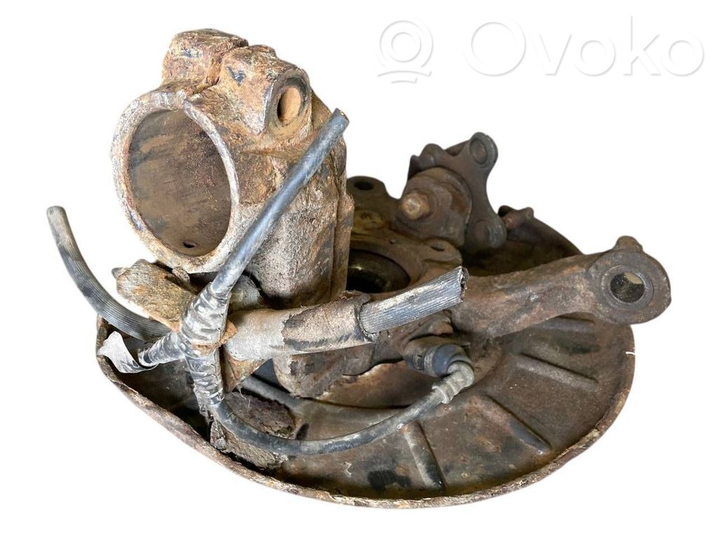 Priekšējā riteņa rumbas vārpstas šarnīrs (stupica, capfa)