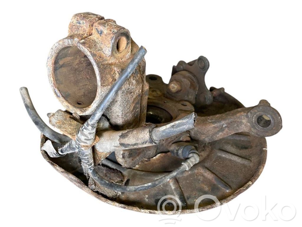 Priekšējā riteņa rumbas vārpstas šarnīrs (stupica, capfa)