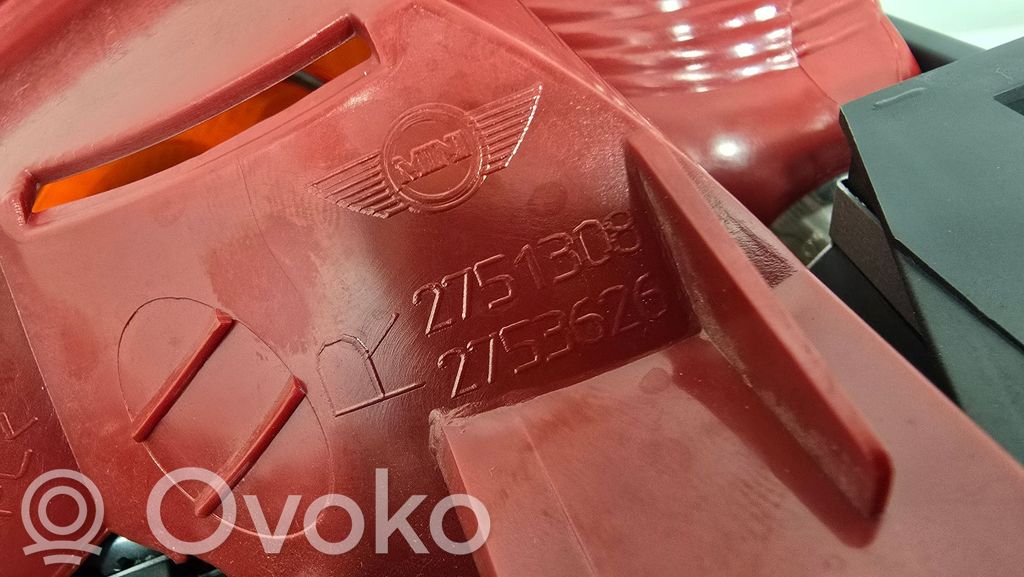 Aizmugurējais lukturis virsbūvē