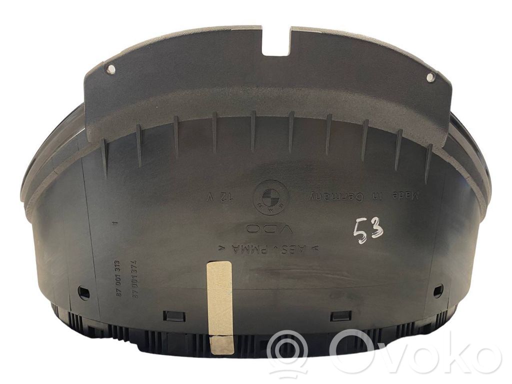 Speedometer (in the instrument panel)