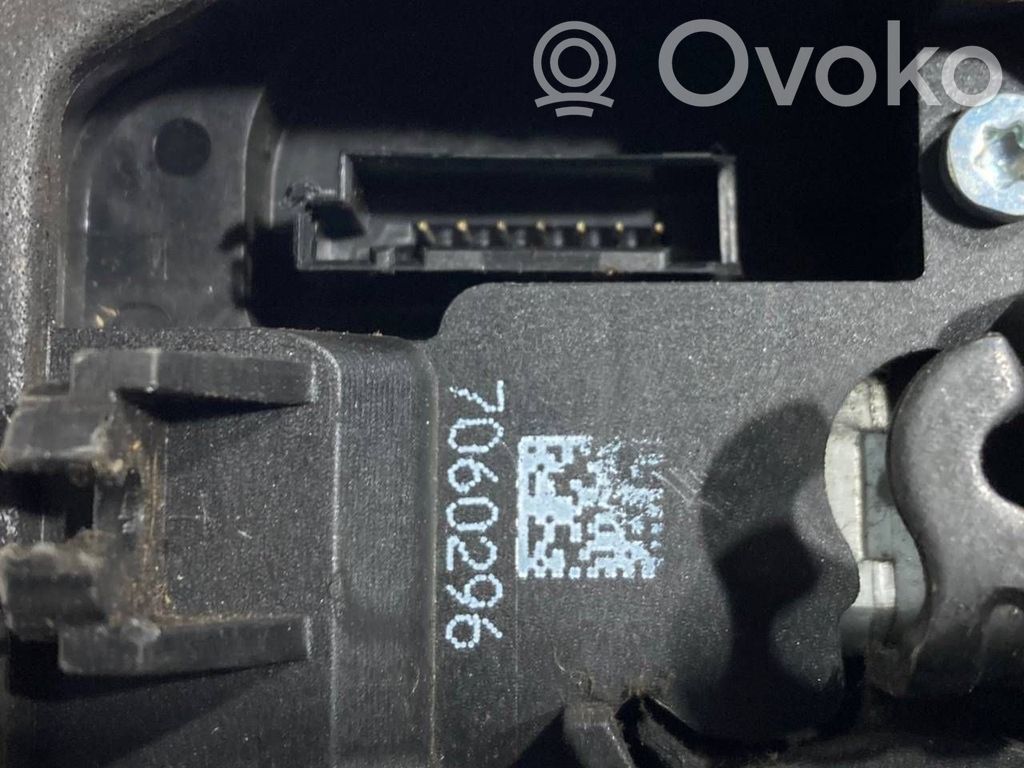 Aizmugurē slēdzene