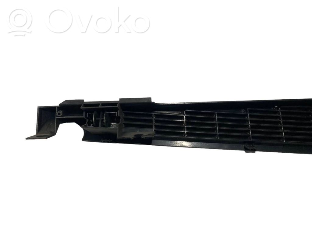 Curtain holder