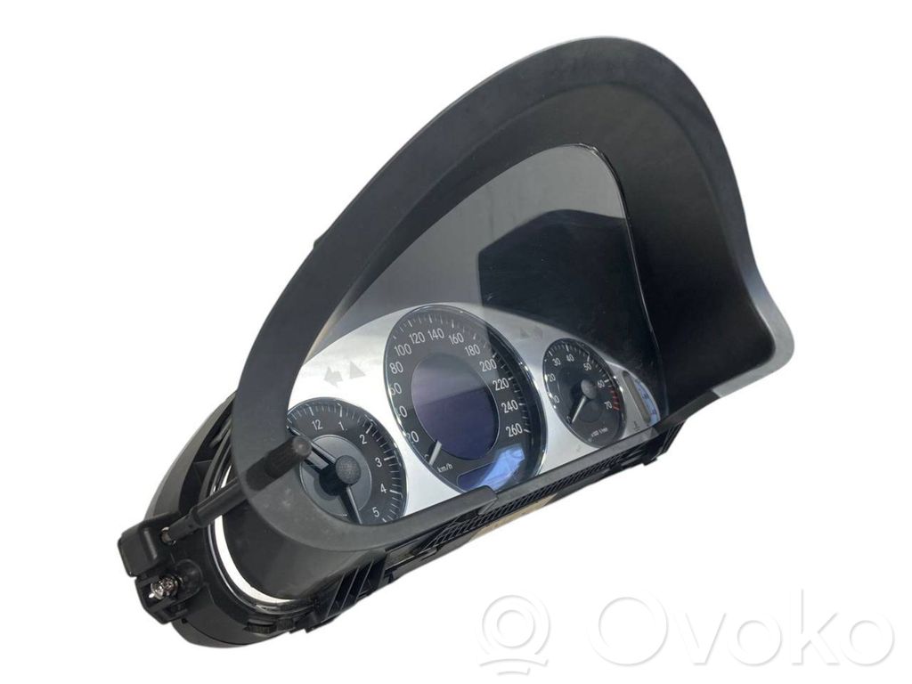 Speedometer (in the instrument panel)