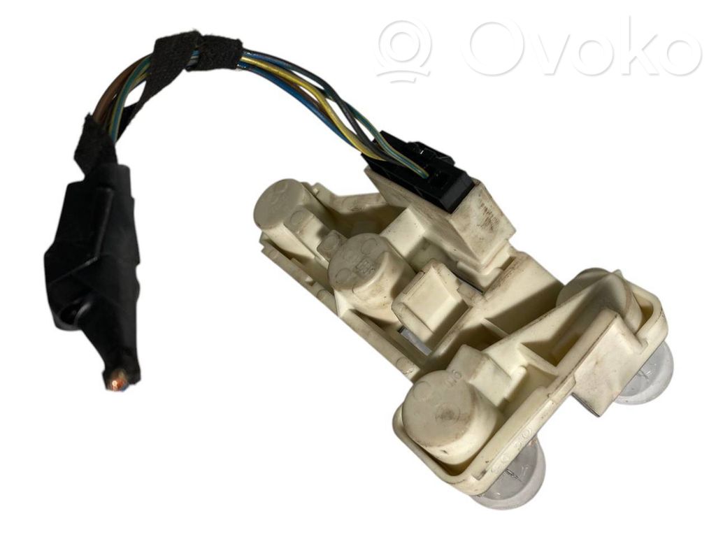 Rear lamp cover holder