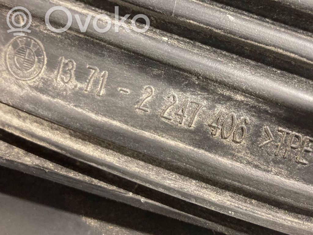 Dzinēja pārsegs (dekoratīva apdare)