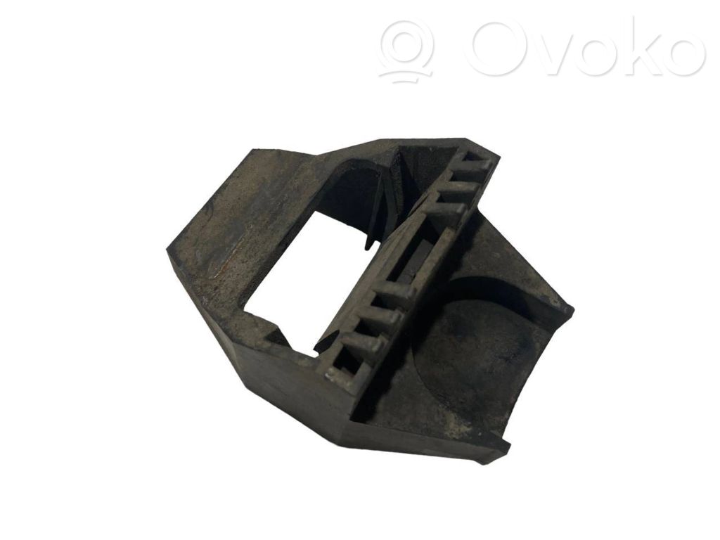 Radiator(s) holder/bracket