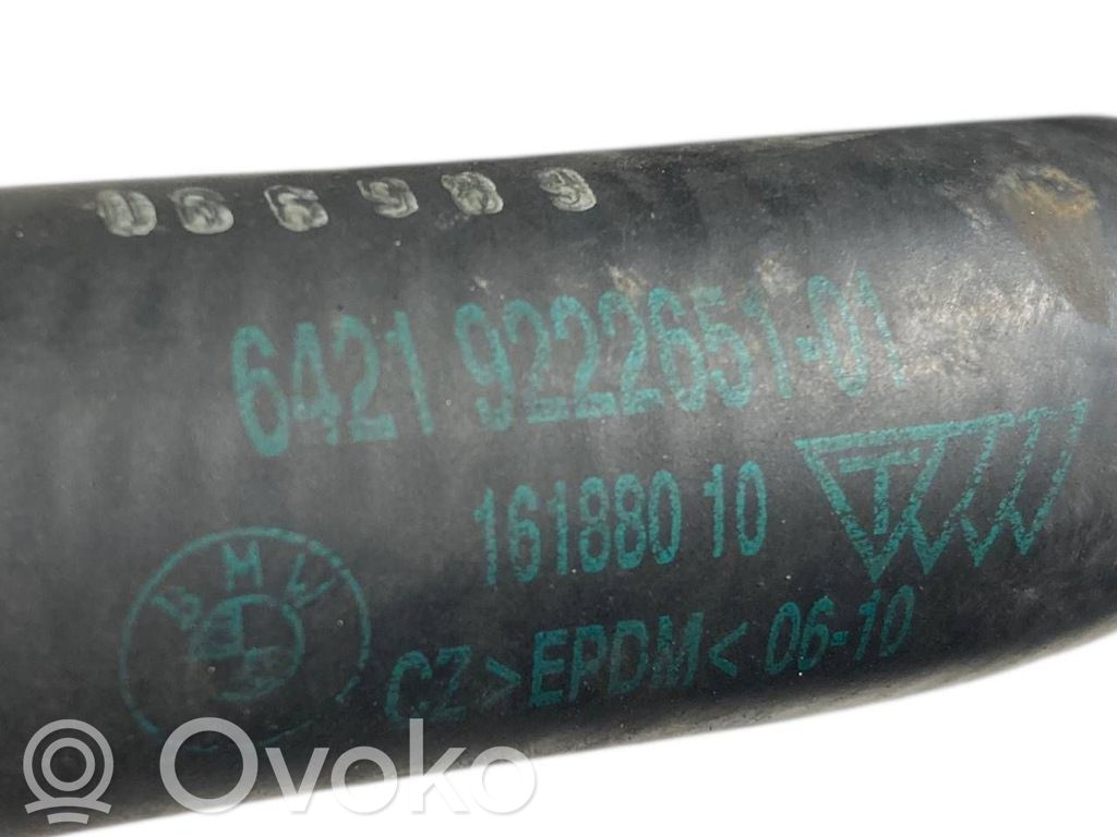 Caurulīte (-es) / šļūtene (-es)