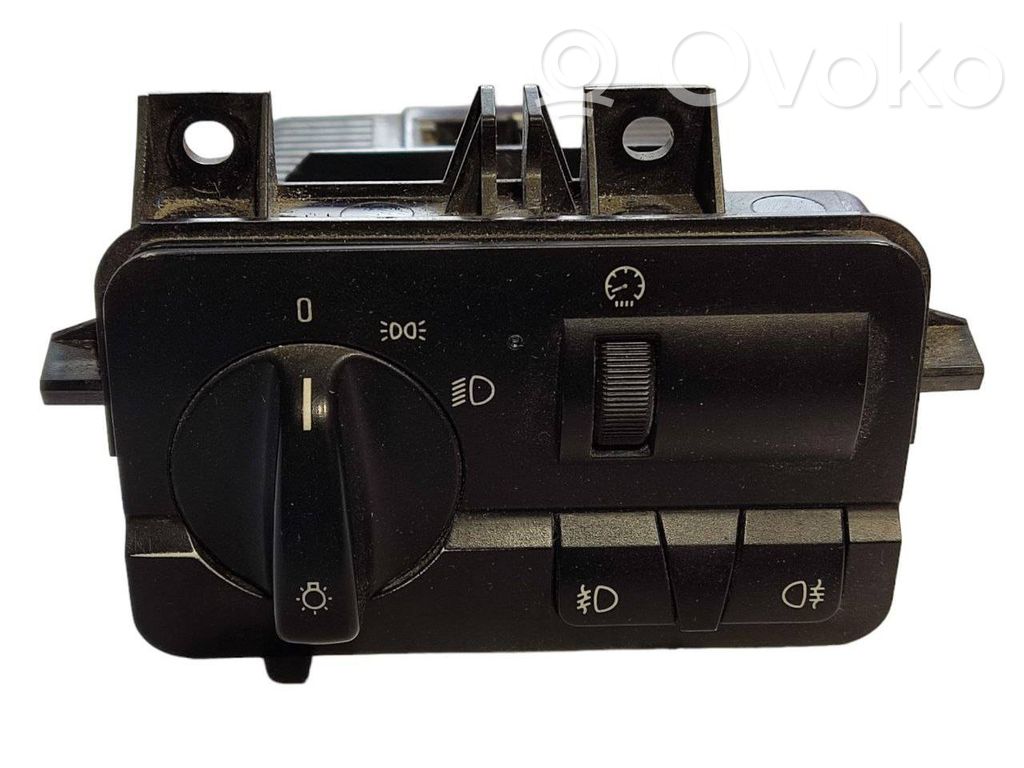 Headlight switch
