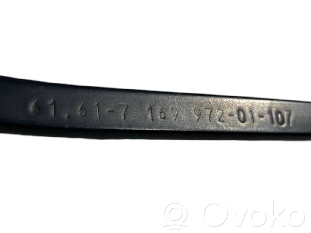 Priekšējā loga tīrītāja kājiņa