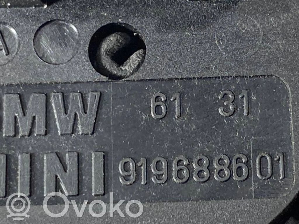 Passenger airbag switch