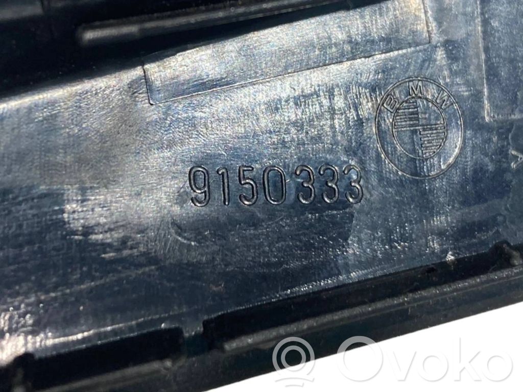 Closing handle / decorative trim