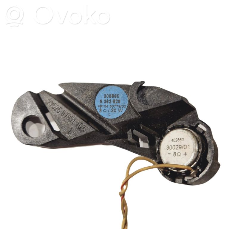 Skaļrunis (-i) priekšējās durvīs