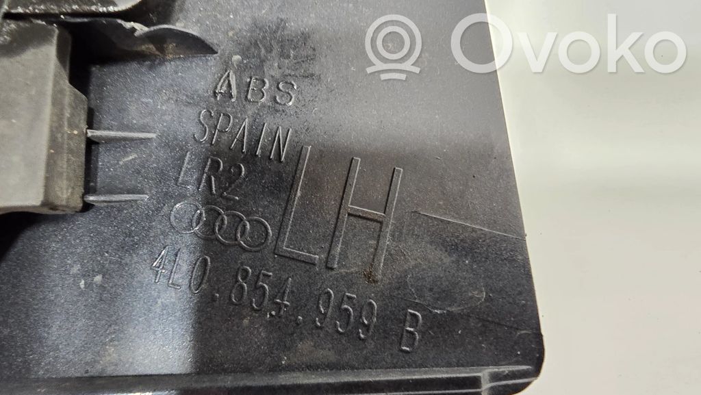 Spārna dekoratīvā apdare (moldings)