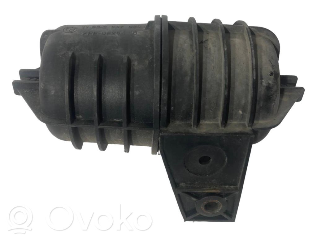 Vacuum air tank
