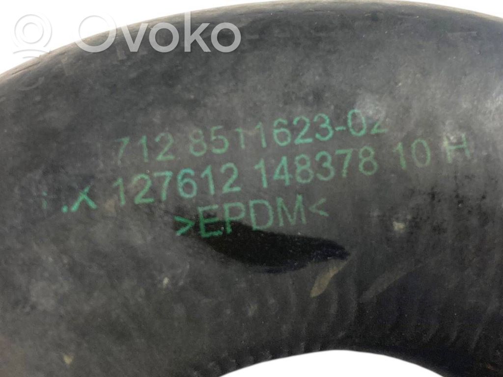 Caurulīte (-es) / šļūtene (-es)