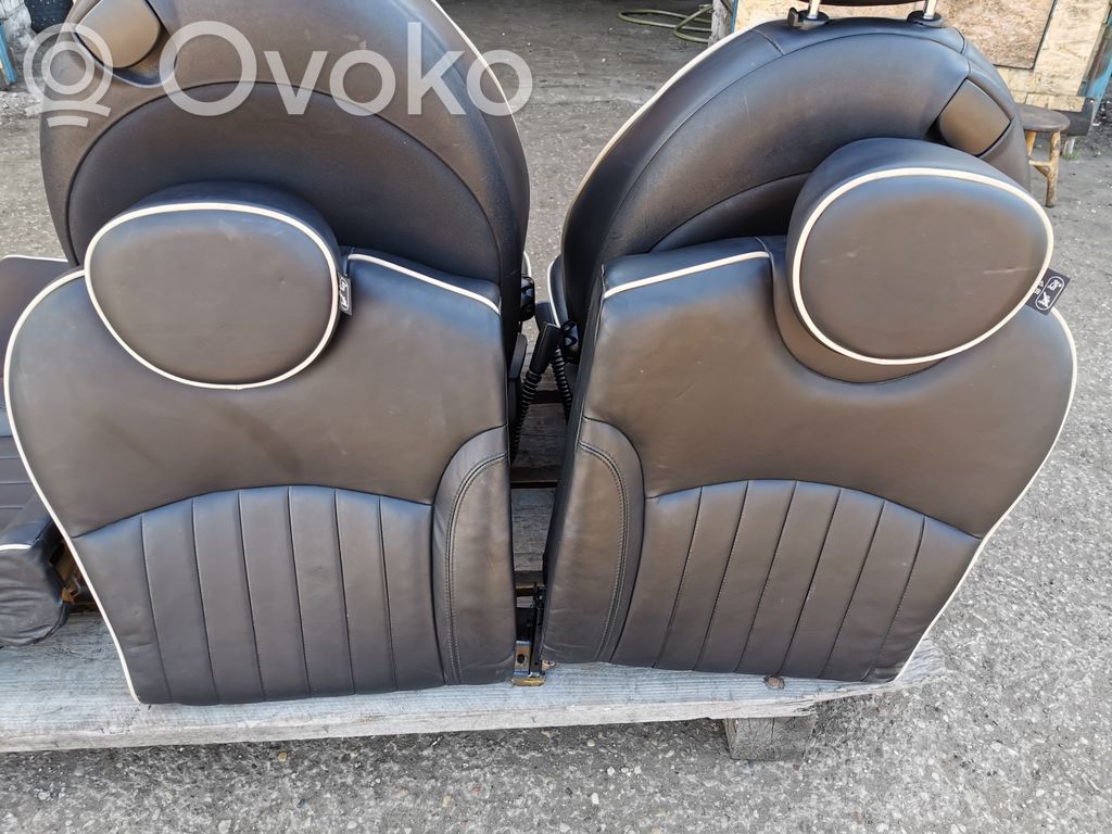 Salona daļu komplekts