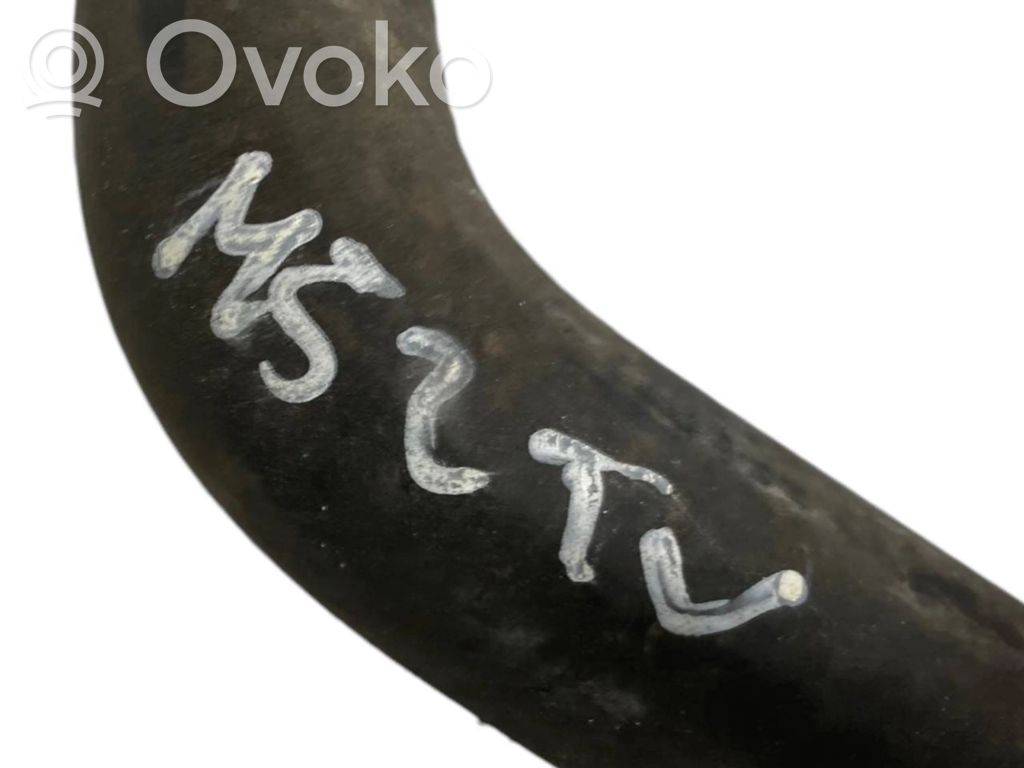 Caurulīte (-es) / šļūtene (-es)