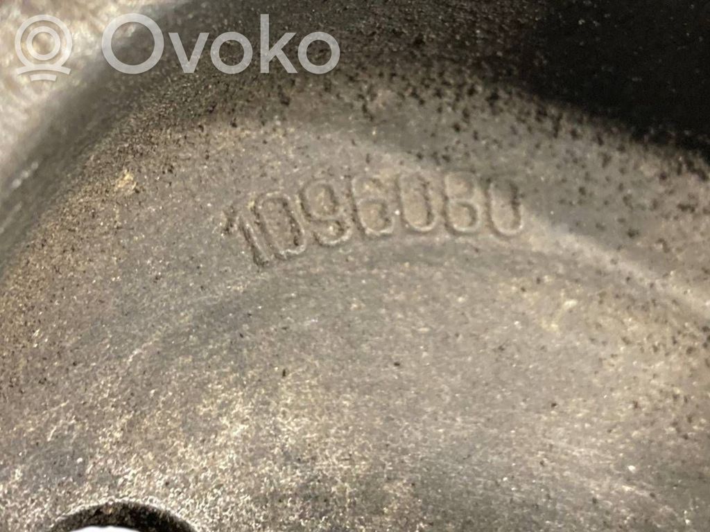 Dzinēja nostiprināšanas stiprinājums-kronšteins