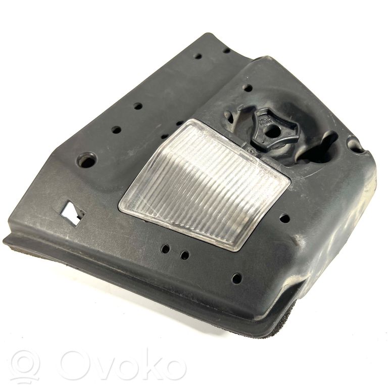 Держатель крышки заднего фонаря