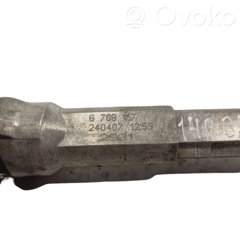 Stūresrata ass krustsavienojums