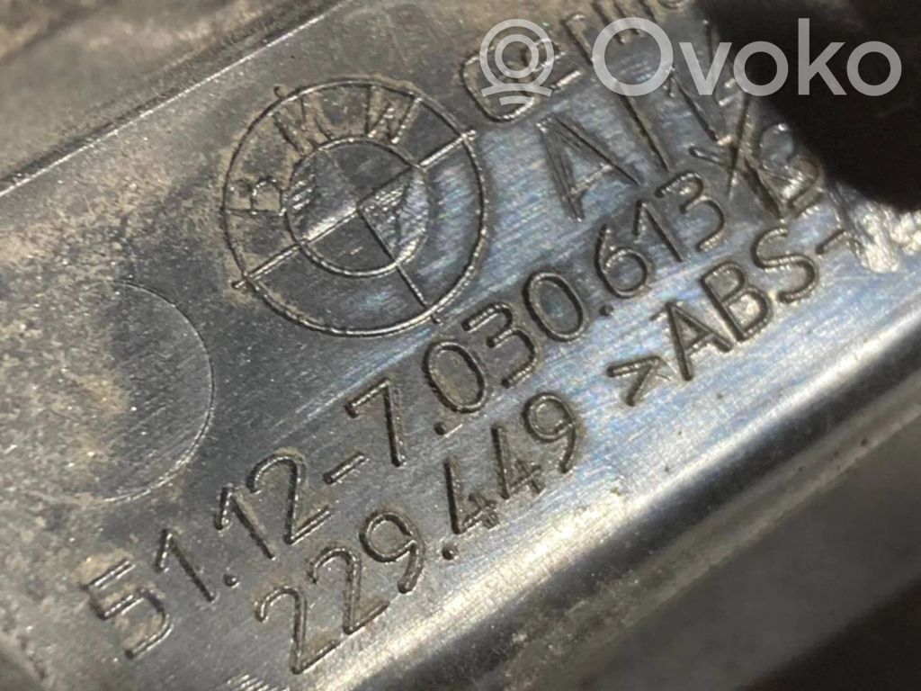 Aizmugurējā bufera montāžas kronšteins