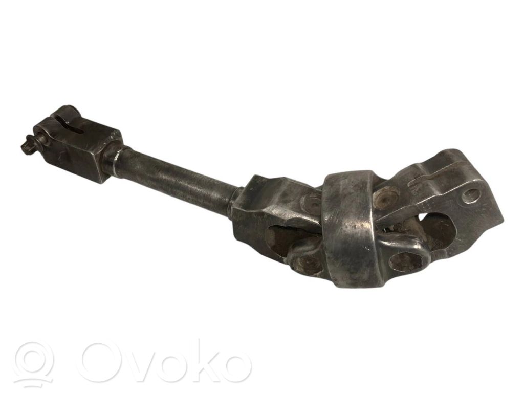 Steering wheel axle cross-joint