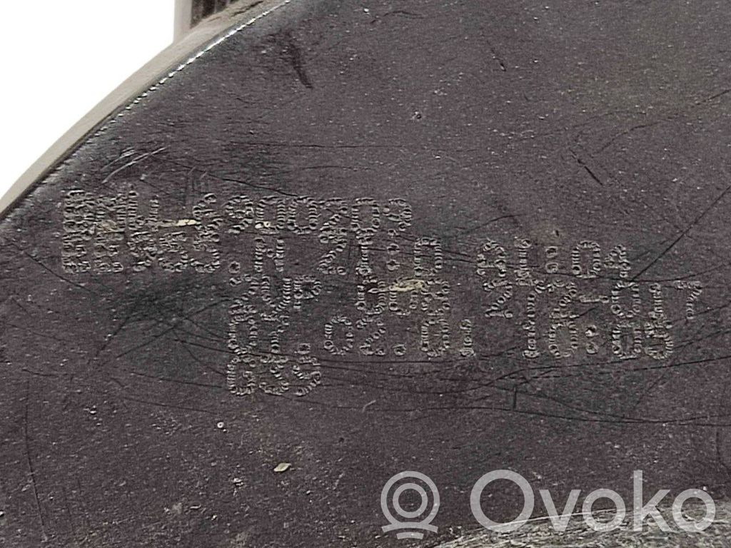 Aizmugurējais lukturis virsbūvē