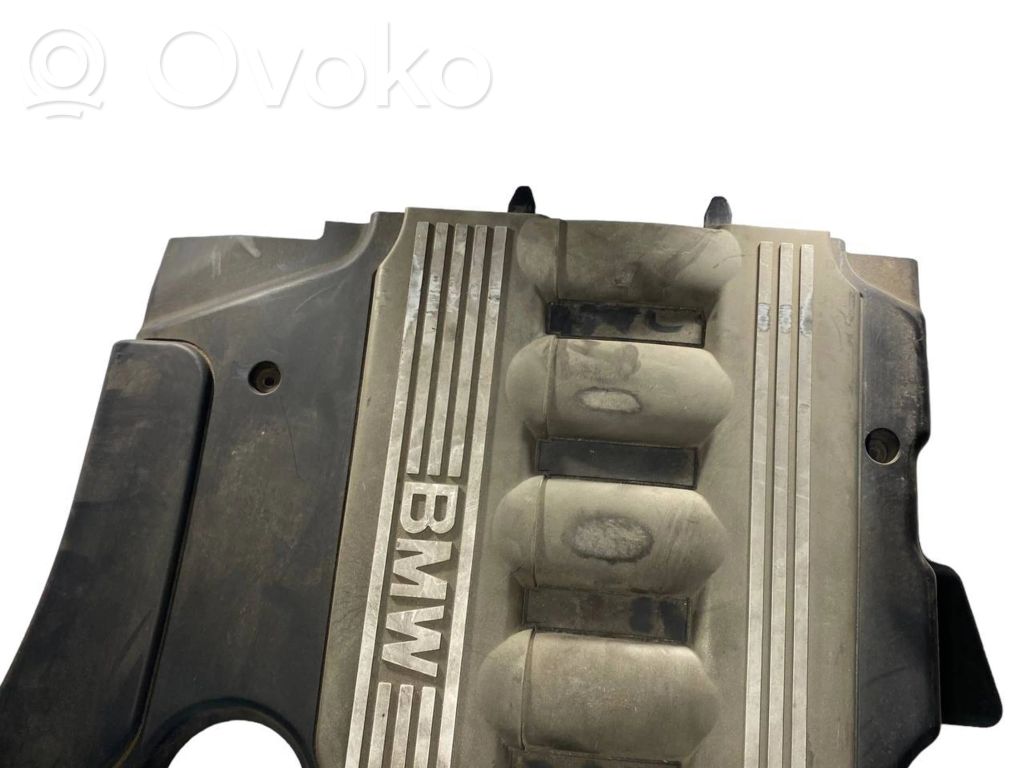 Engine cover (decorative trim)