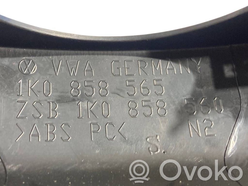 Stūres ass dekoratīvā apdare