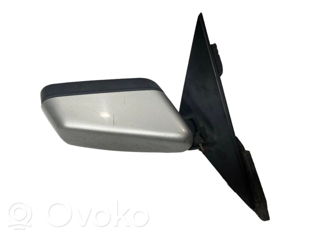 Mirror (electrically controlled)