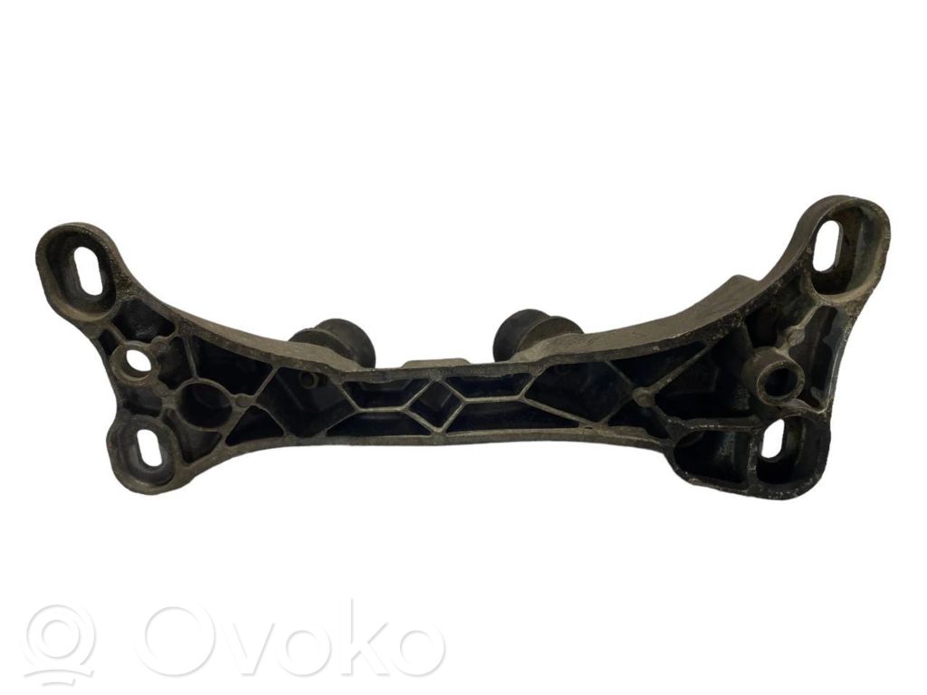Transmission mounting bracket