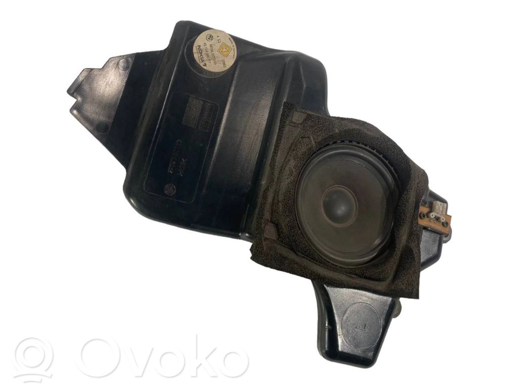Speaker(s) in the rear door