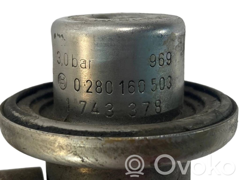 Fuel main pipe