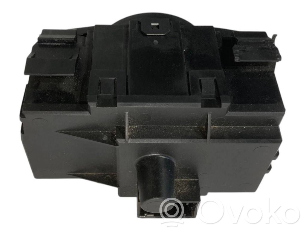 Headlight switch