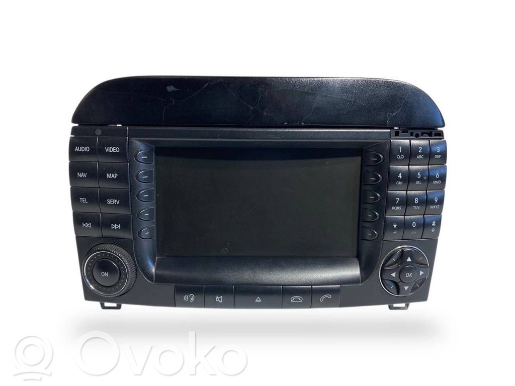 Radio / CD/DVD atskaņotājs / navigācija