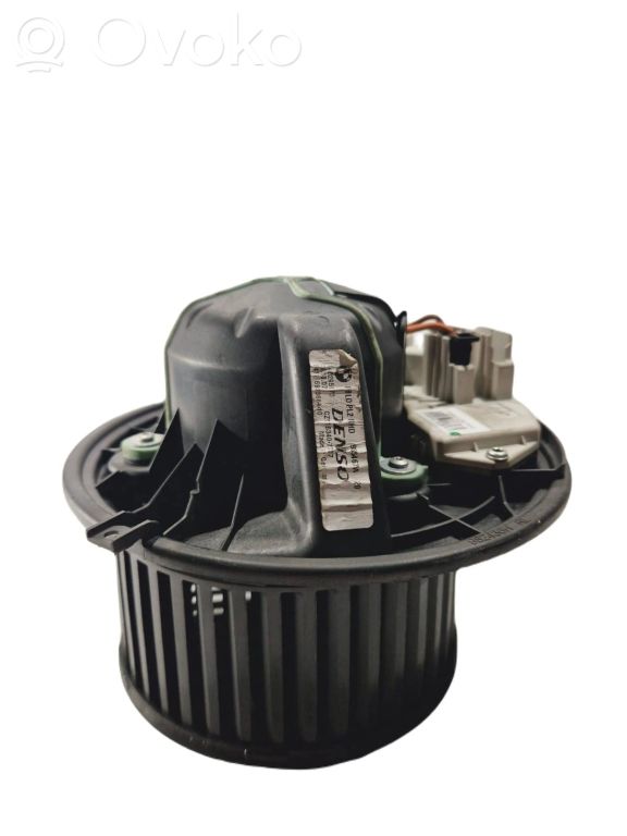 Small radiator fan