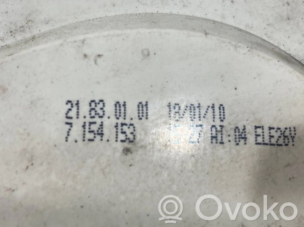 Aizmugurējais lukturis virsbūvē