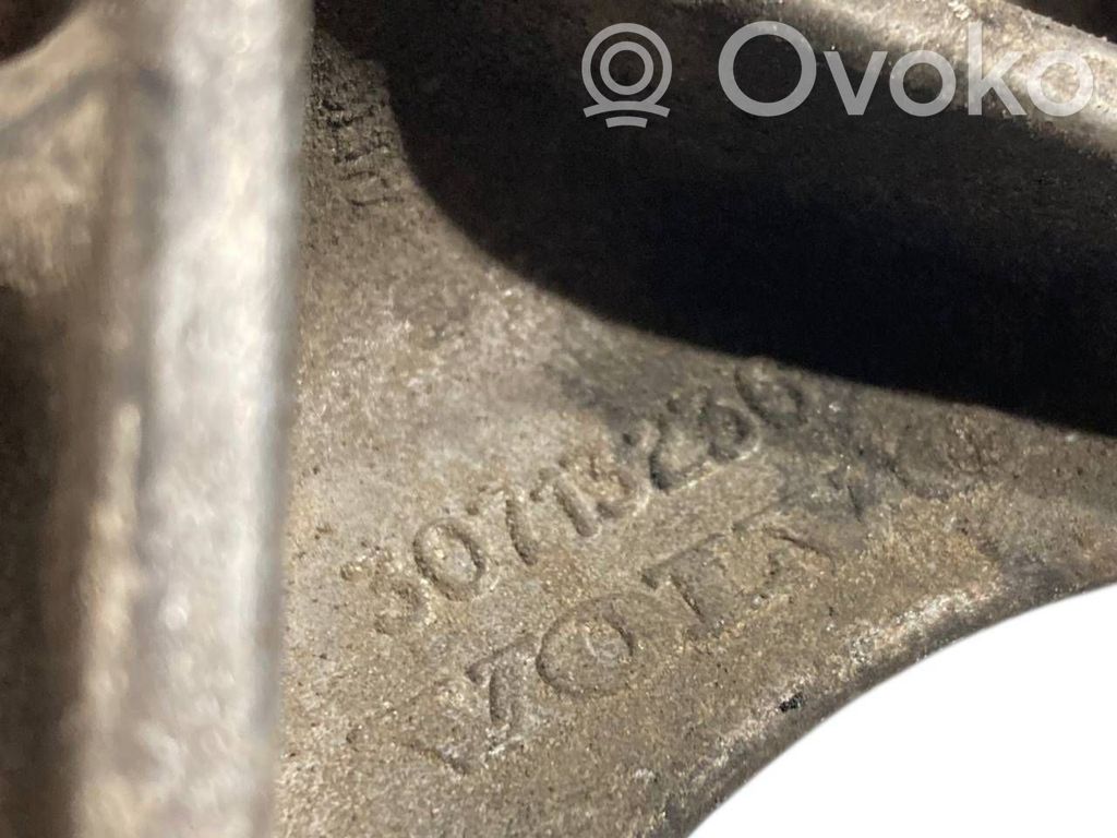 Priekšējā reduktora stiprinājums