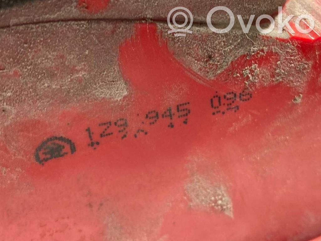 Aizmugurējais lukturis virsbūvē