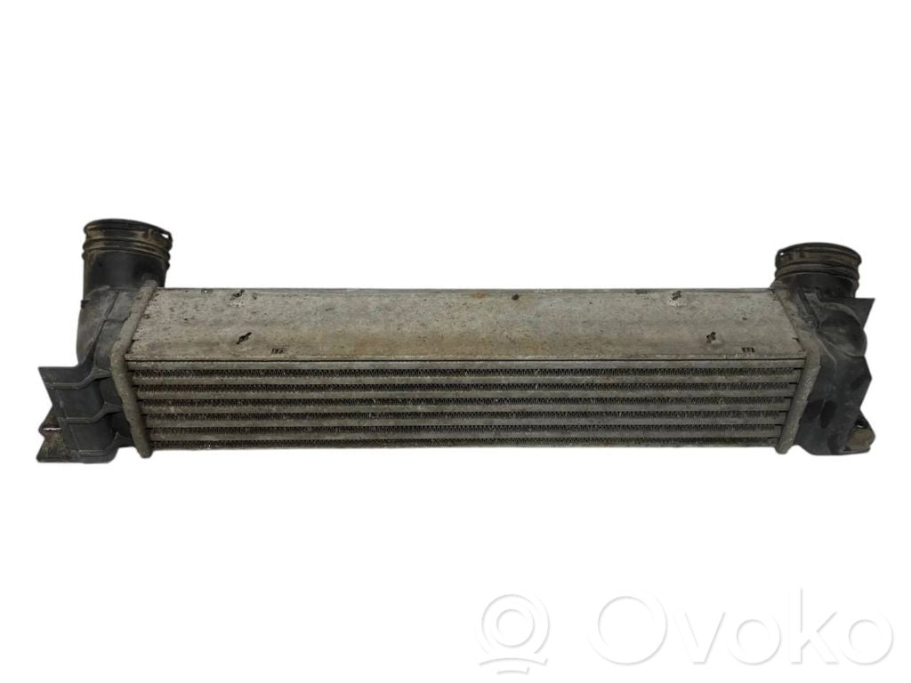 Starpdzesētāja radiators