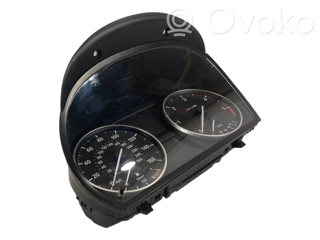 Speedometer (in the instrument panel)