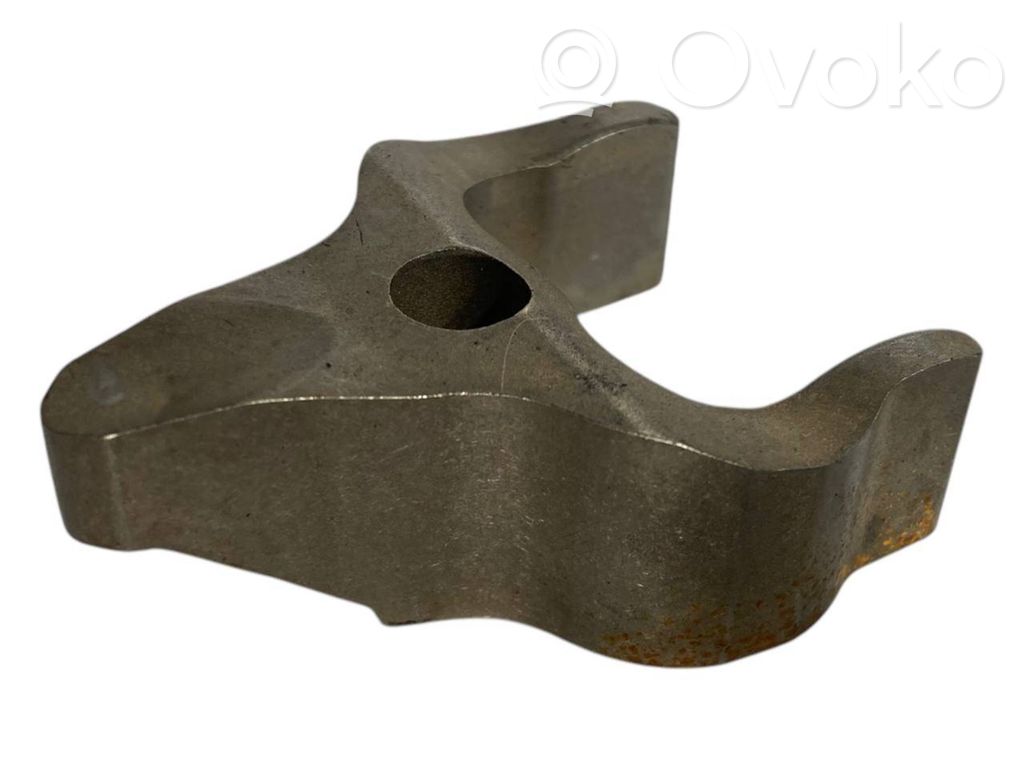 Nozzle holder/shoulder