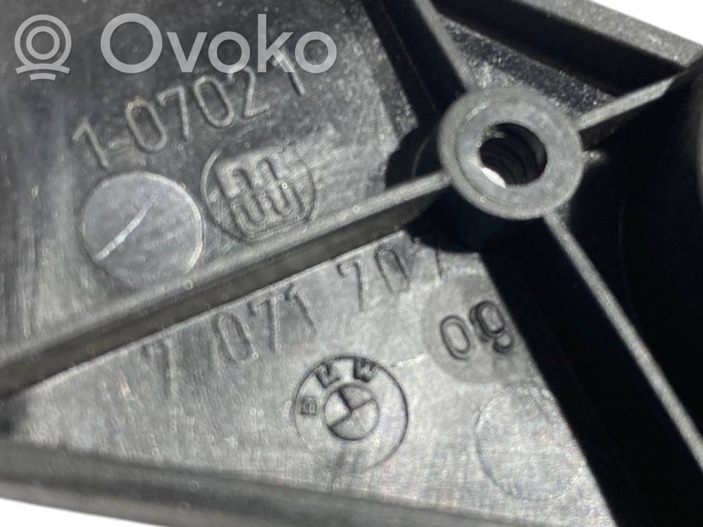 Ручка открывания капота двигателя