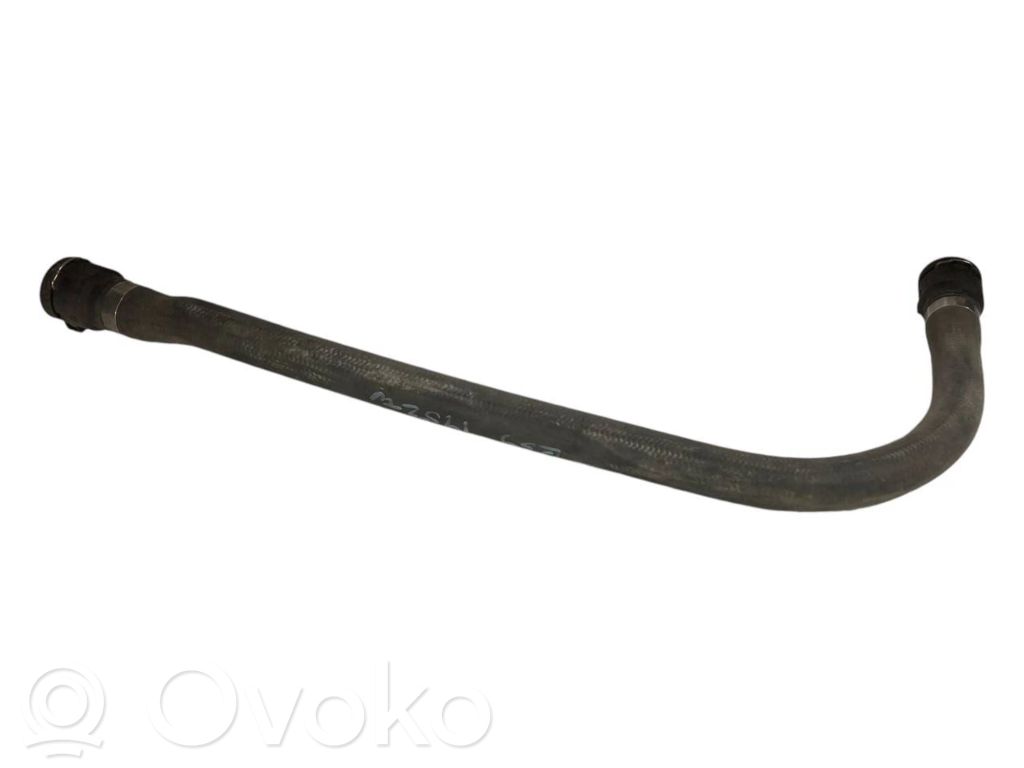 Caurulīte (-es) / šļūtene (-es)