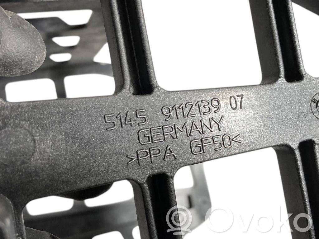 Radiouztvērēja / navigācija dekoratīvā apdare