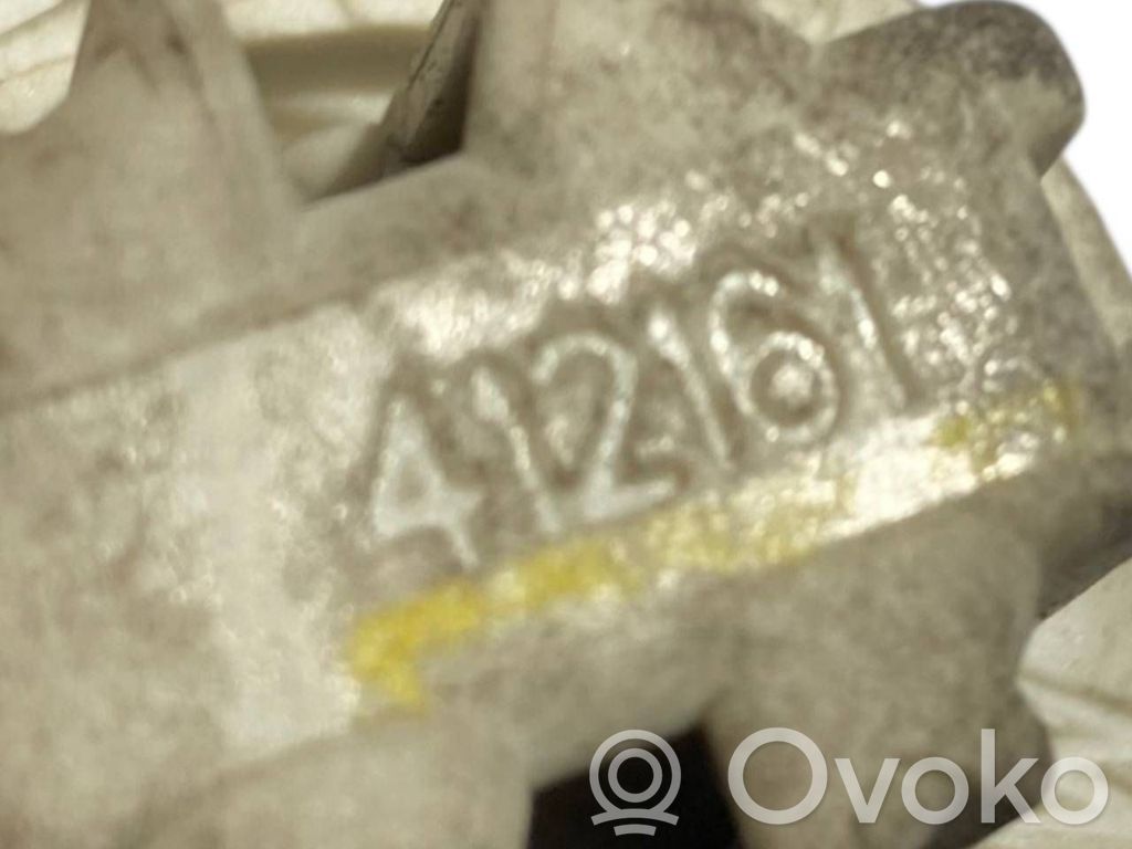 Aizmugures spuldzes vāka turētājs