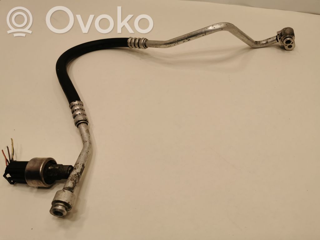 Air conditioner pipe(s) / hose(s)