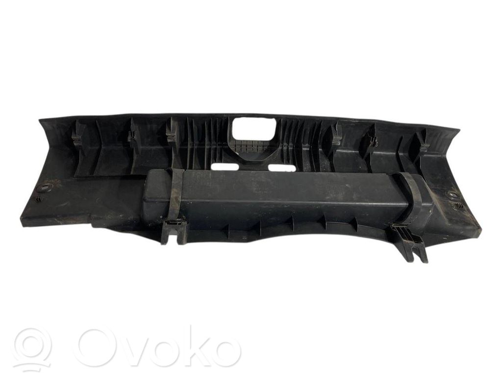 Trunk sill trim