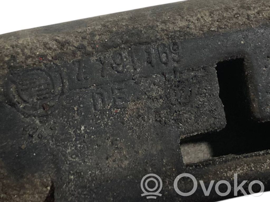 Radiator(s) holder/bracket